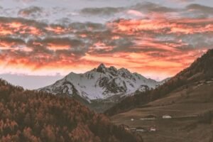 21 Vibrant Landscape Photographs of Valleys